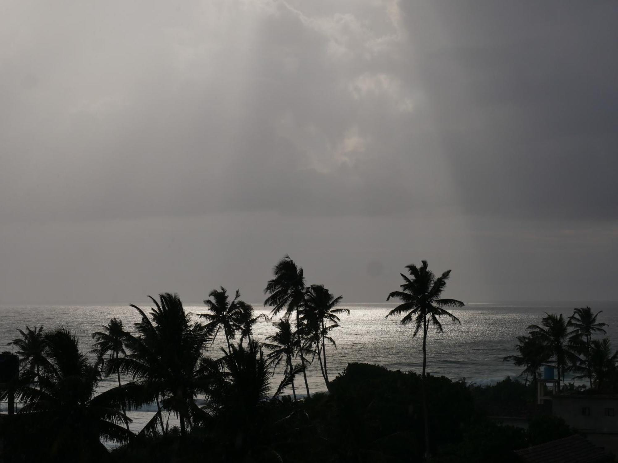 Sky Mountain Cafe With Seaview Bed and Breakfast Weligama Buitenkant foto