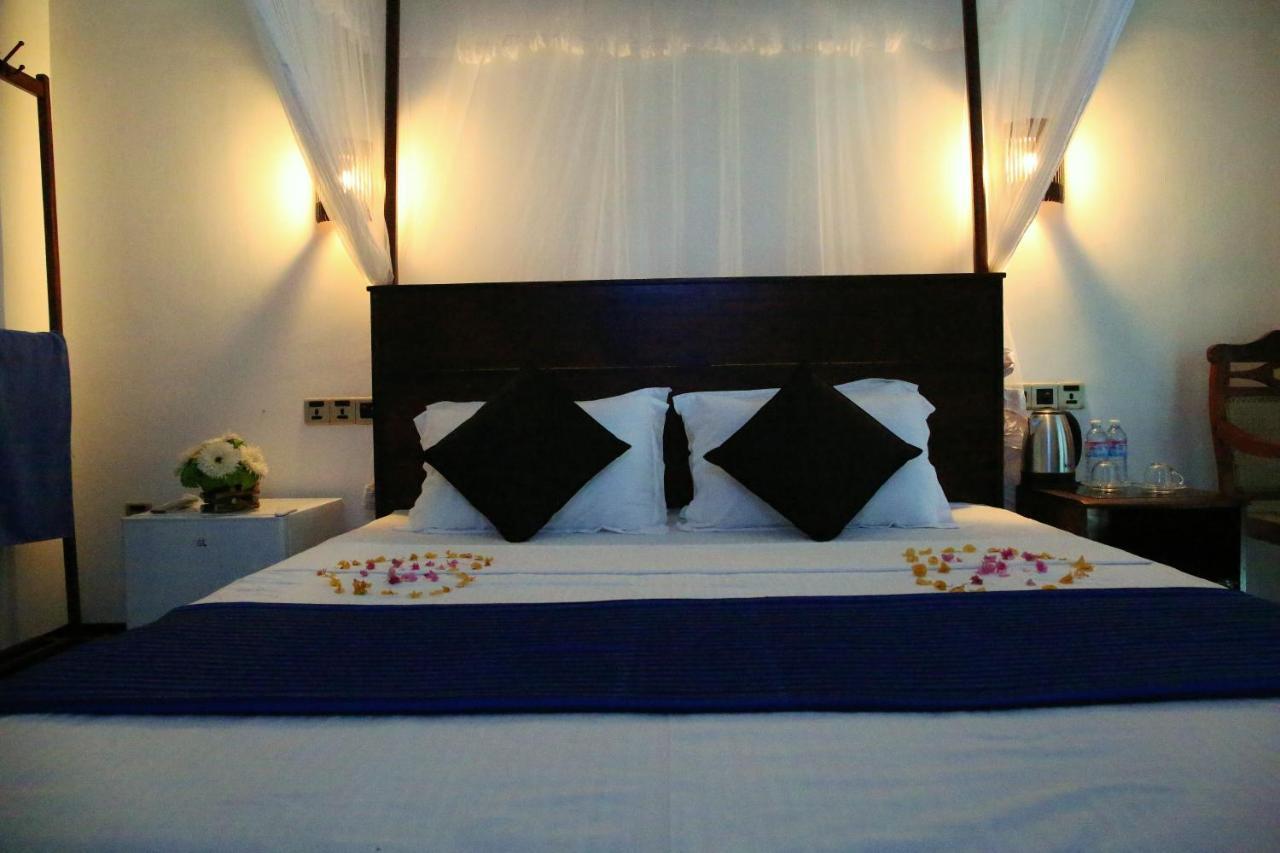 Sky Mountain Cafe With Seaview Bed and Breakfast Weligama Buitenkant foto