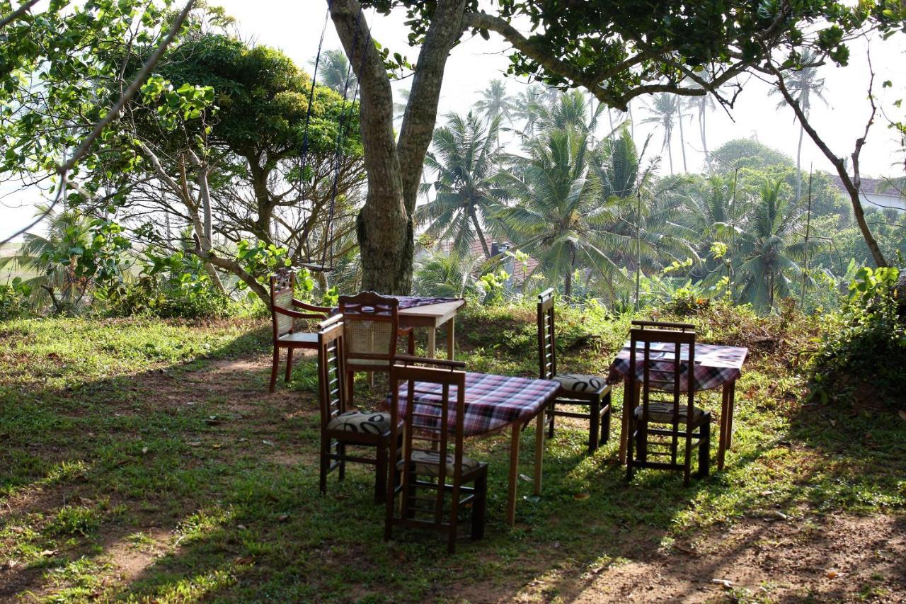 Sky Mountain Cafe With Seaview Bed and Breakfast Weligama Buitenkant foto