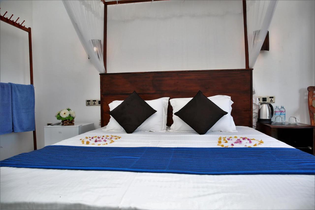 Sky Mountain Cafe With Seaview Bed and Breakfast Weligama Buitenkant foto